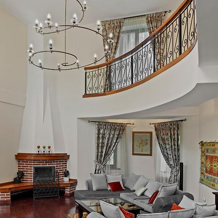 Wine Cellar Villa With Beautiful Garden In Sinaia - Busteni Poiana Tapului Zewnętrze zdjęcie